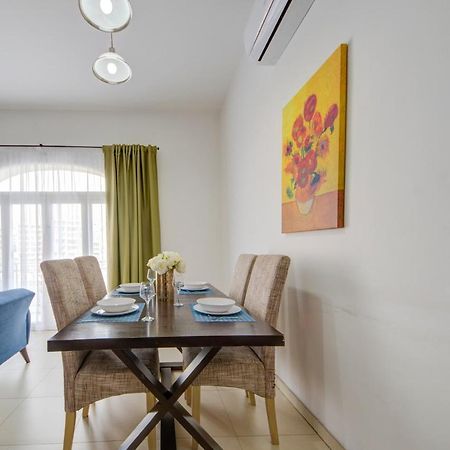 St Julians 2 Bedroom Apartment With Commanding Seaviews By Shortletsmalta St. Julian's Exteriör bild