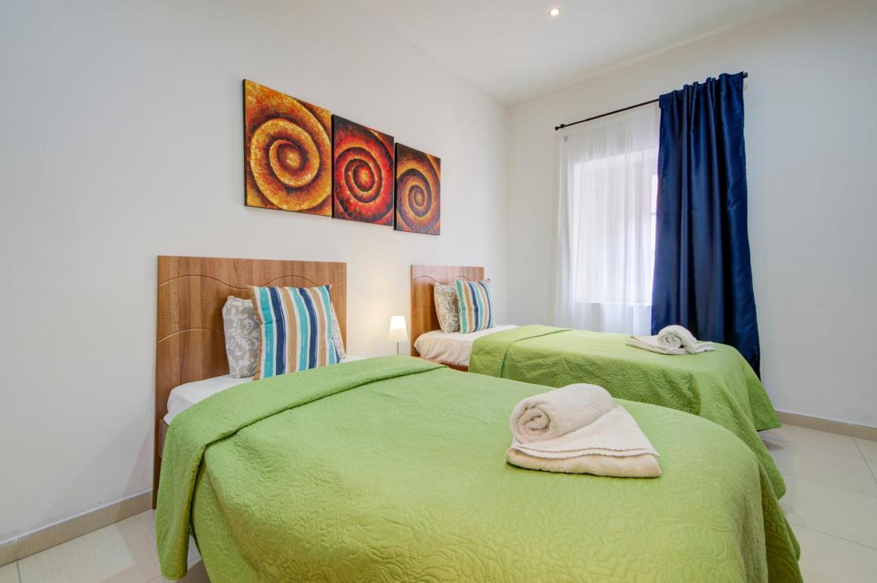 St Julians 2 Bedroom Apartment With Commanding Seaviews By Shortletsmalta St. Julian's Exteriör bild